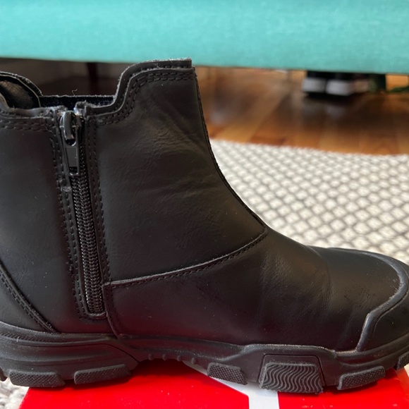 Child’s boots - Picture 4 of 5